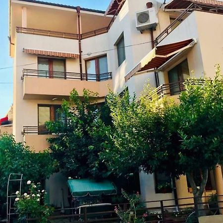 Студиа Мансарда Ненови Pomorie Esterno foto